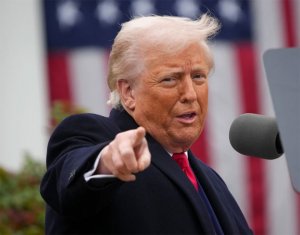 இந்தியா-பாகிஸ்தான் போரை நிறுத்தி, பல கோடி உயிர்களை காப்பாற்றினேன்: டிரம்ப் பேச்சு!