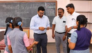 போதை பழக்கத்திலிருந்து விடுபட பெற்றோருக்குக் கடிதம் எழுதிய மாணவர்கள்: ஆட்சியர் பாராட்டு!