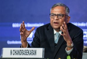 நோயல் டாடாவுடன் நிர்வாகக் கருத்து வேறுபாடு: டாடா சன்ஸ் தலைவர் சந்திரசேகரன் ராஜினாமா!