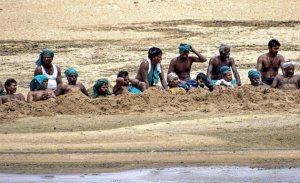 தமிழகத்திற்கு காவிரி நீர் திறக்க எதிர்ப்பு: கர்நாடகாவில் தொடர் போராட்டங்கள்!