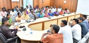திருநெல்வேலி அரசு பொருட்காட்சி முன்னோற்பாடு பணிகள்: ஆட்சியர் தலைமையில் ஆலோசனைக்கூட்டம்!